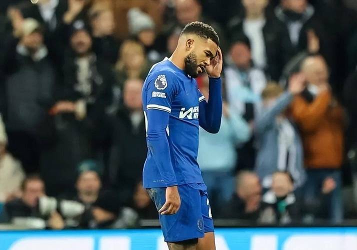 根本守不住😢切尔西连场直红马帅均只留1前锋+5后卫,遭遇2连败