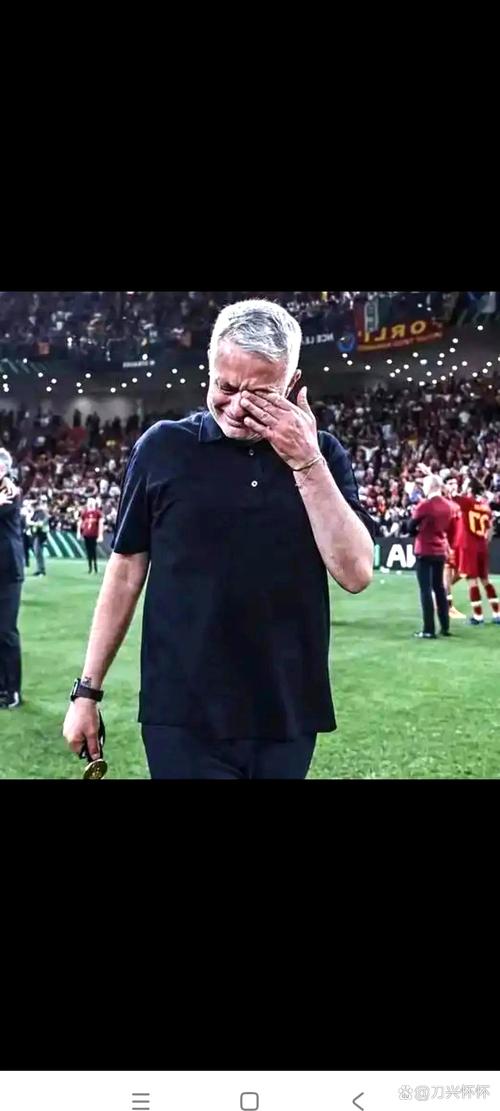 瓜帅:多库的临场决策愈发成熟 罗德里告诉我他未达到上场条件