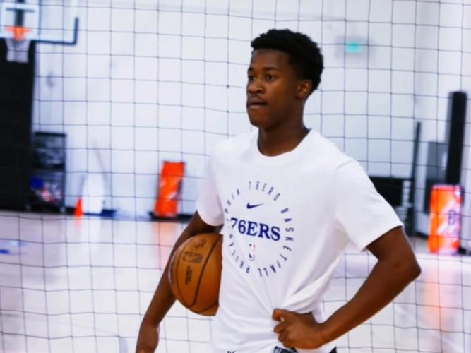 埃奇库姆：对马克西投篮印象深刻 肌肉记忆离谱超远出手动作不变