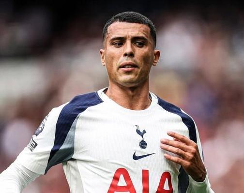 波罗自23/24赛季各项赛事送出18次助攻，英超后卫中最多