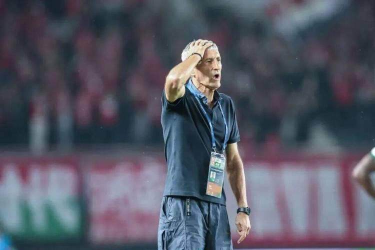 媒体人：塞蒂恩有东西但没什么担当 我仍然认为他下课太晚了