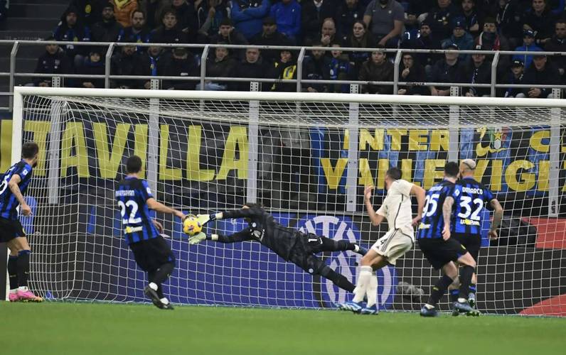 罗马2-1反超紫百合！德赫亚近角失守，克里斯坦特头球破门