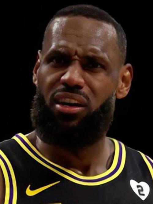 詹姆斯宣布退役？湖记：时机合适 提前宣告能像科比那样接受致敬