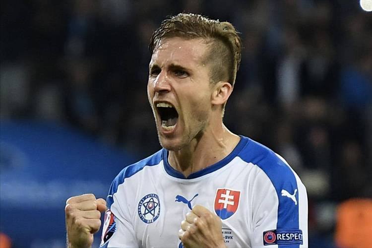 被指拒绝国家队征召,斯洛伐克门将:足协突然改变行程计划