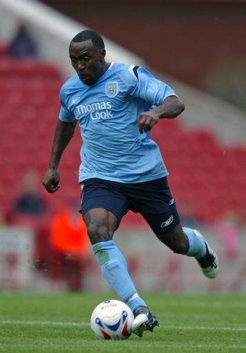 除了三分整体还行！瓦塞尔12中5拿到12分6板2助1断 三分4中0