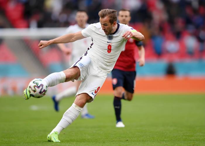 官方：凯恩获评德甲9月最佳球员，3场比赛贡献7球1助攻