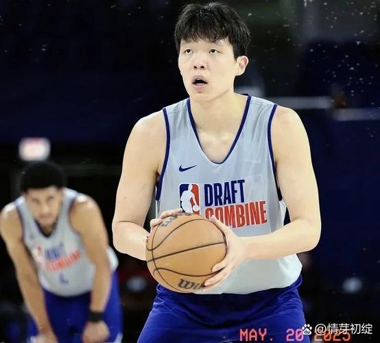 比卢普斯：杨瀚森今天打得舒服多了 他非常努力为他感到非常骄傲