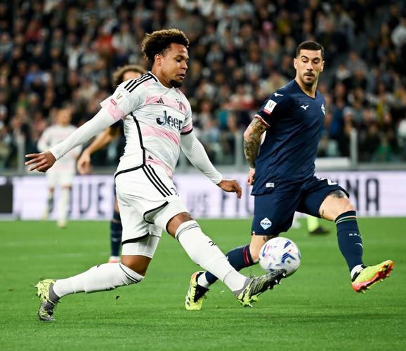 意天空:麦肯尼缺席尤文在周四的训练,因旅途原因将在周五归队