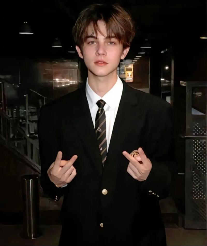 莱昂纳多:自信今年联赛能夺冠;如果我拿不到金靴希望瓦科能拿