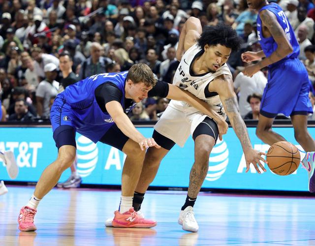 这场状态着实一般！哈珀全场10中3拿到6分3助&4失误 半场6中1