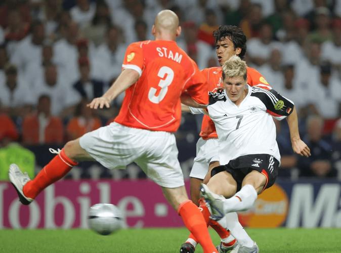 马加特：诺伊尔39岁仍是德国最强门将 他若想留下则拜仁理应续约