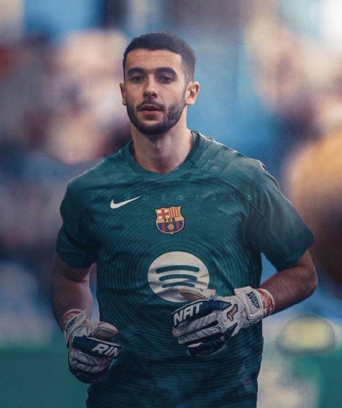 世体:巴萨18岁中场胡安-埃尔南德斯合同将到期,巴黎有意免签