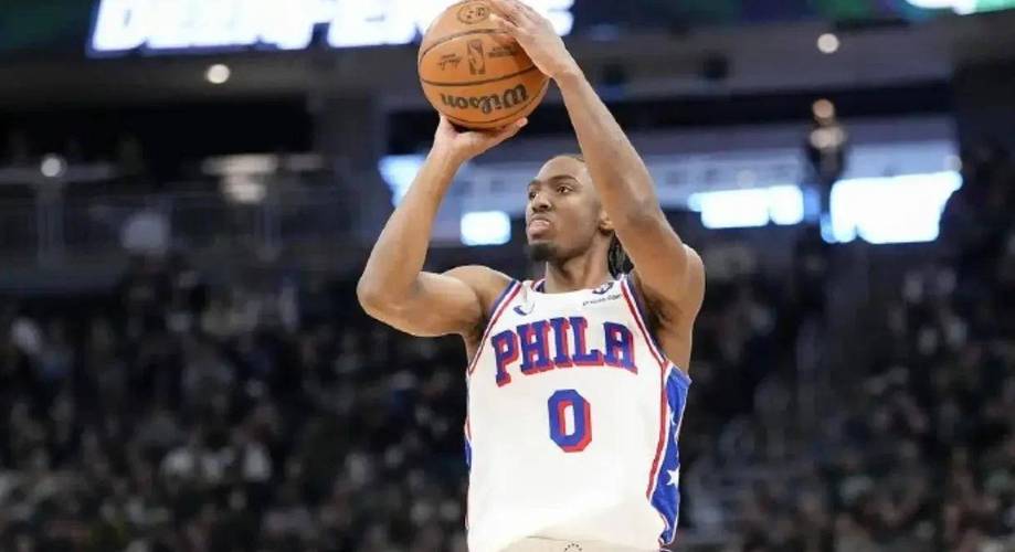 可圈可点！巴格利替补9分钟不惧恩比德 拿到6分3板3助1断