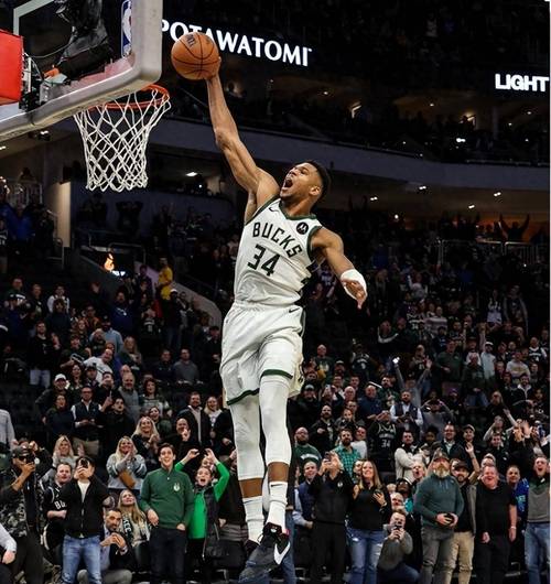 铁林:文班亚马增加了肌肉 他现在看起来像有跳投的字母哥