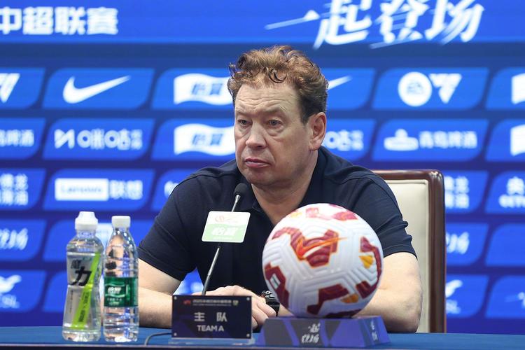 2025华润饮料中超联赛第29轮:上海申花vs深圳新鹏城 赛后发布会