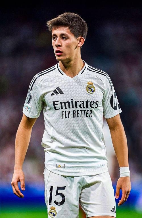 IFFHS年度最佳男足年轻球员候选：亚马尔、居莱尔、埃斯特旺在列