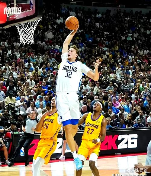 根本停不下来！克尼佩尔晃飞防守再中三分 个人15分&黄蜂领先20+