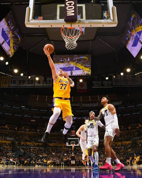 外线11投仅中1！雷迪克：我不记得东契奇有什么糟糕的投篮选择