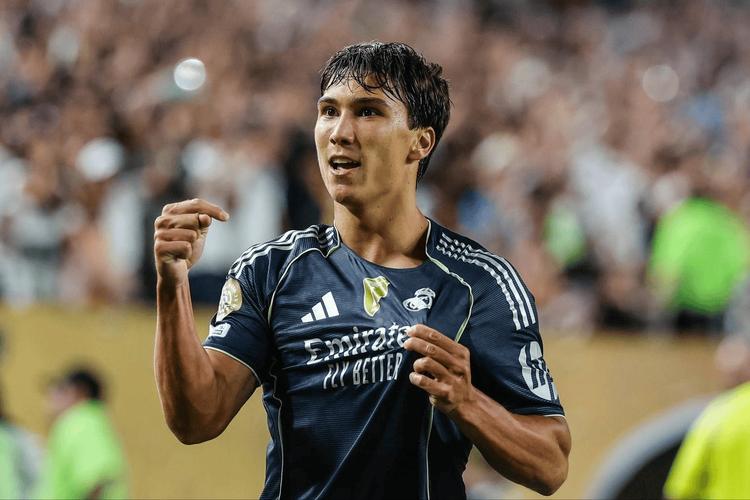 詹俊：若非库尔图瓦神勇皇马会输更多；嘲讽孔帕尼的人被不停打脸